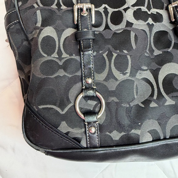 A Black Coach Signature Hand Bag. F13053 - Picture 5 of 12